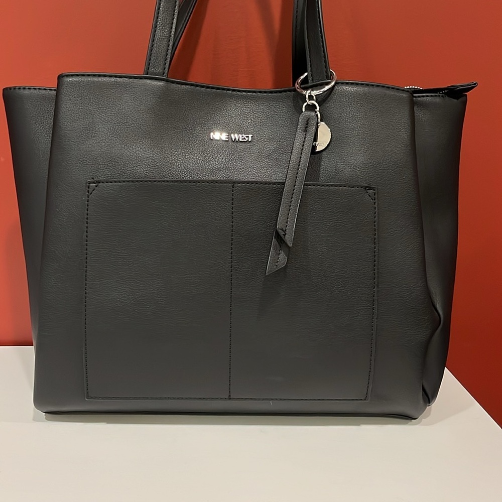 Nine West Large/Jumbo Purse - EUC - Picture 3 of 14